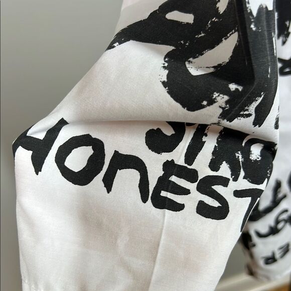 White and Black Graphic Print Blouse - Picture 6 of 7